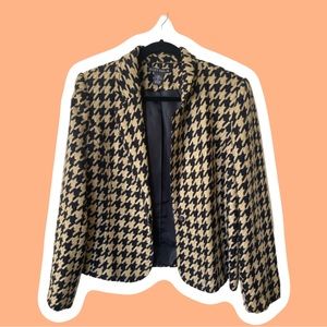 Vintage houndstooth pattern blazer.